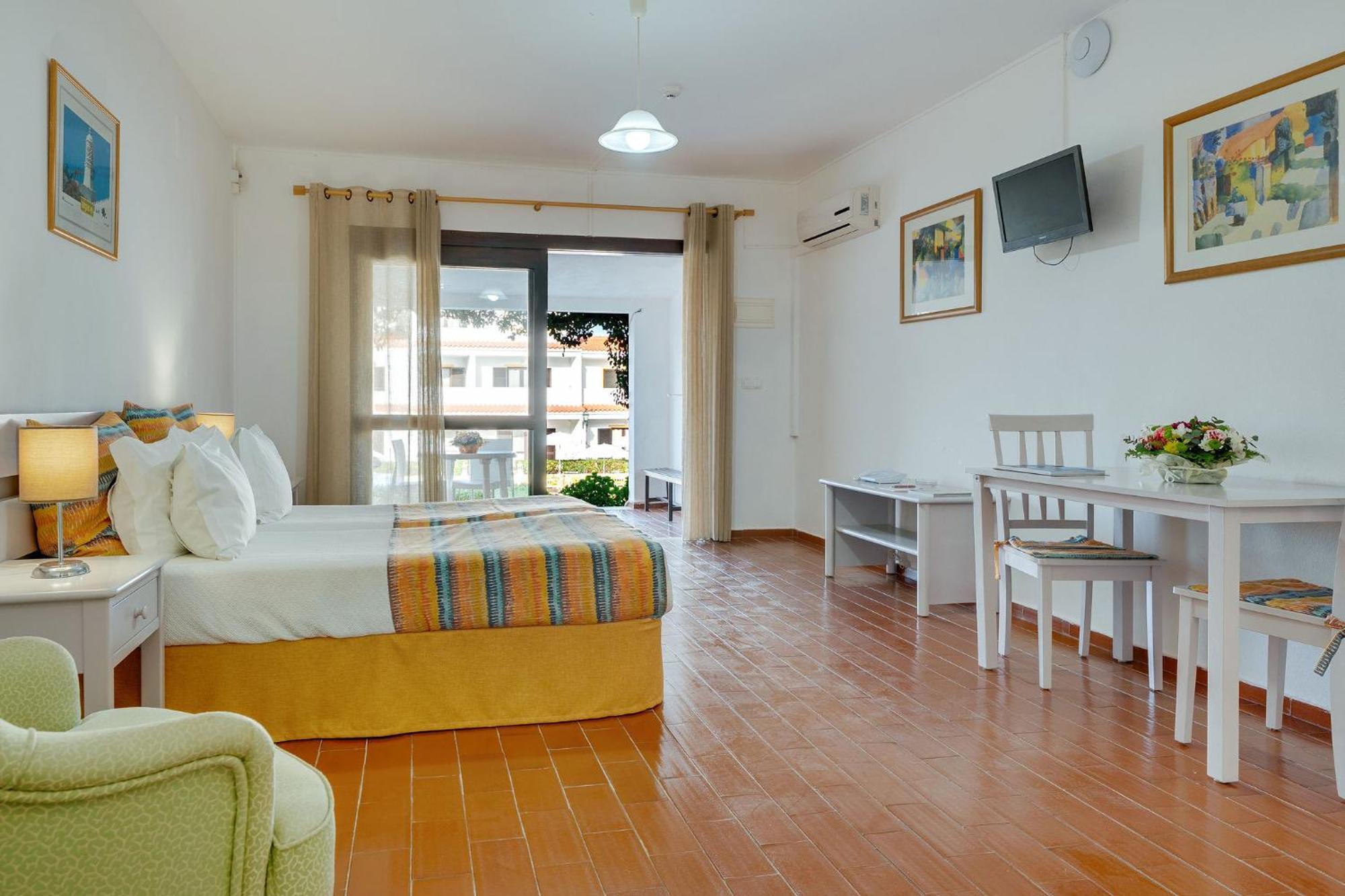 Balaia Sol Holiday Club "Family Resort" อัลบูเฟรา ภายนอก รูปภาพ